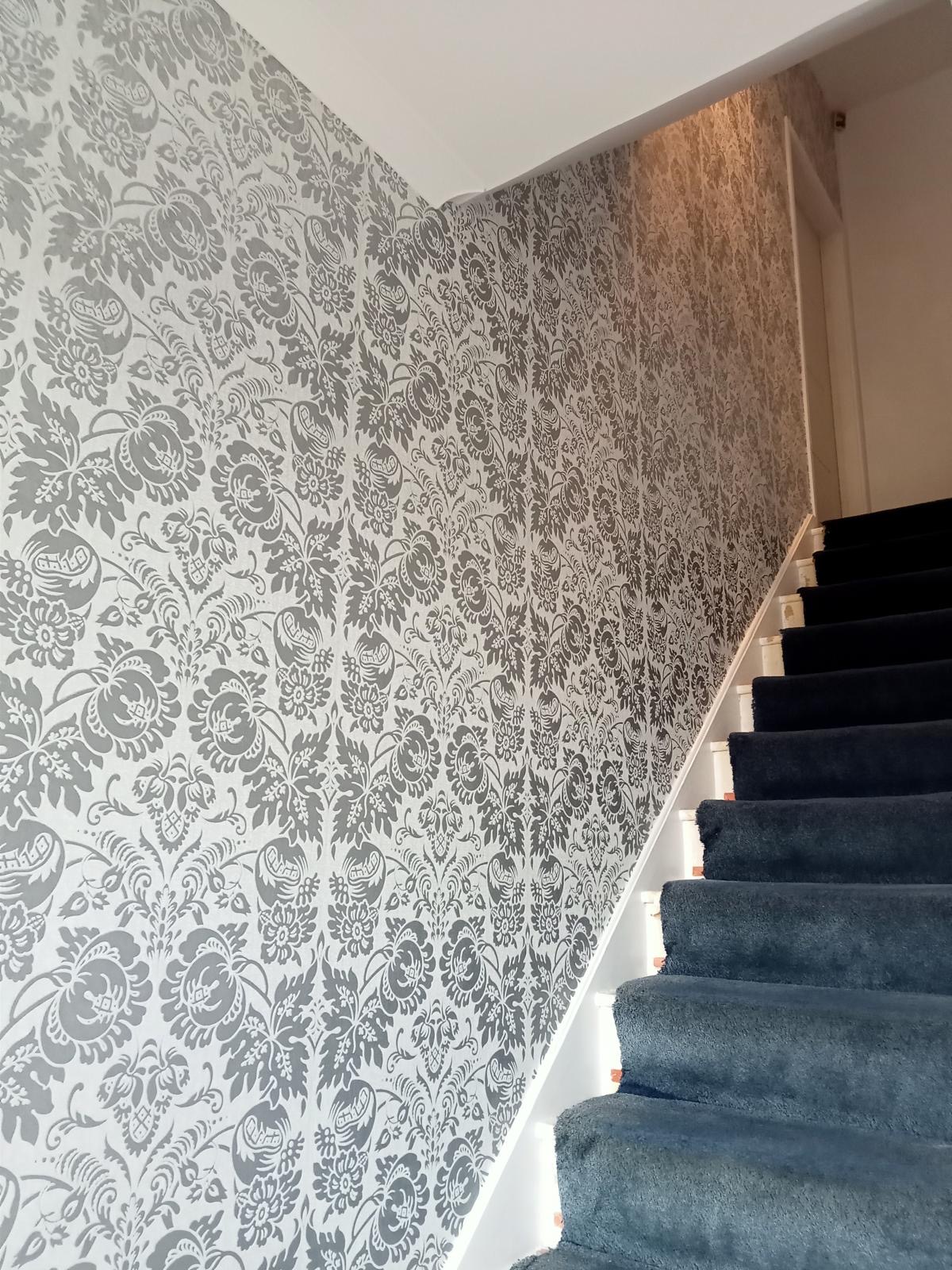 wallpaper hanging Crouch End, N8